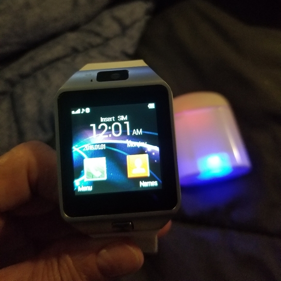 Smart Watch/ Wireless Earphone - Picture 6 of 8